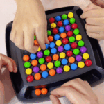 لعبة تجمع العائلة كاملة